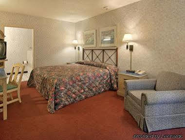 Super 8 By Wyndham Ashland Hotel Eksteriør billede