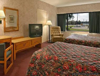 Super 8 By Wyndham Ashland Hotel Eksteriør billede